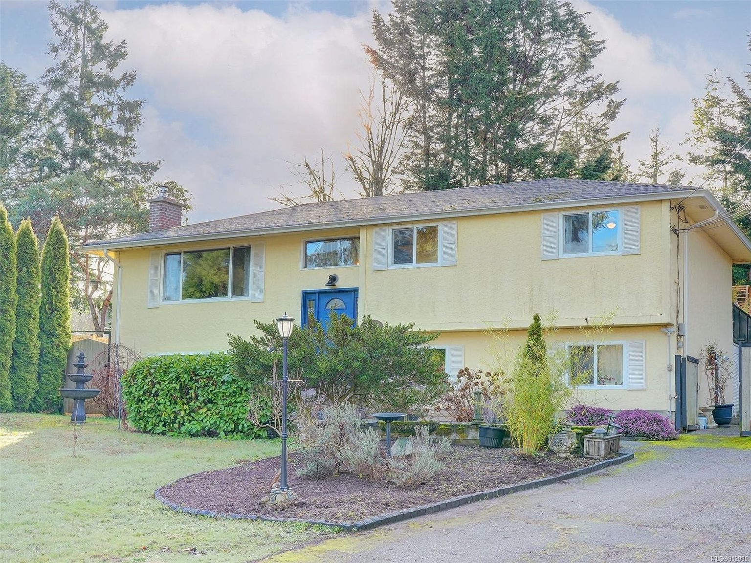 563 Phelps Ave, Victoria, BC V9B 3J1 MLS 952980 Zillow