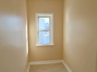 21 Waverly St #1, Springfield, MA 01107