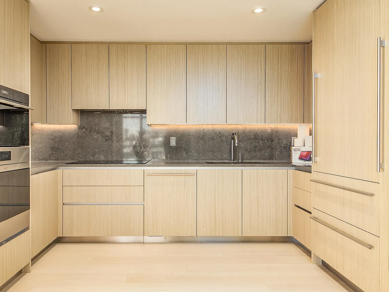 3 bed, 1353 sqft, $6,900 — Photo 1
