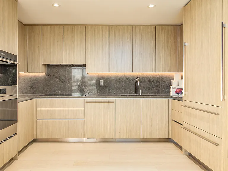 785 Harbour Ave #4 — Photo 1