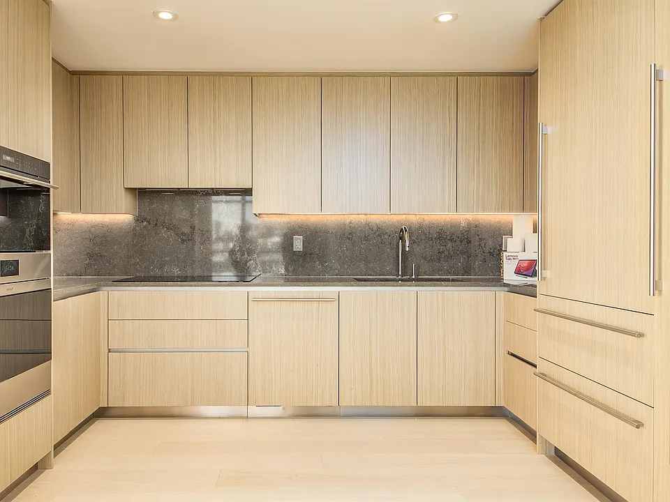 785 Harbour Ave #4