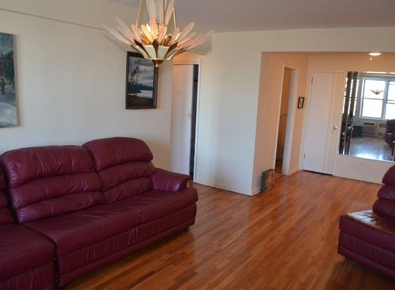 2nd image of 525 Ocean Pkwy APT 5G