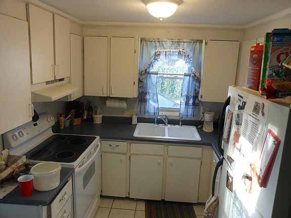 3rd image of 2961 Independence Ct