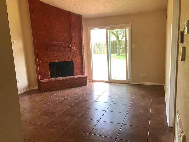 2927 Helmsley Dr — Photo 28