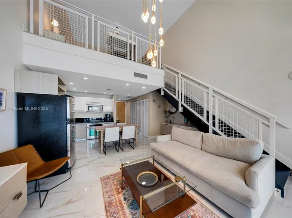 253 NE 2nd St APT 427, Miami, FL 33132