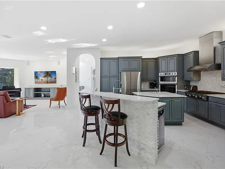27231 Lakeway Ct — Photo 4