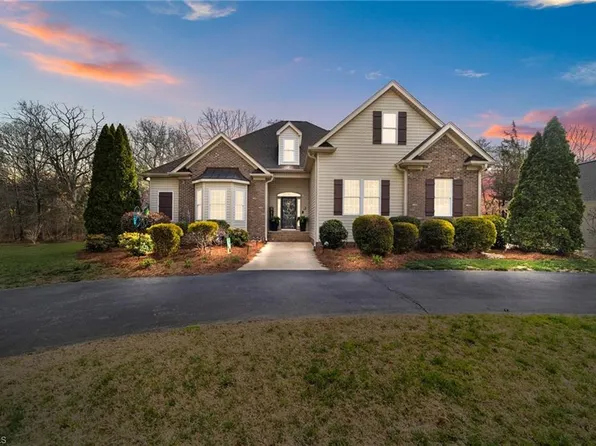 6200 Tether Ct, Summerfield, NC 27358