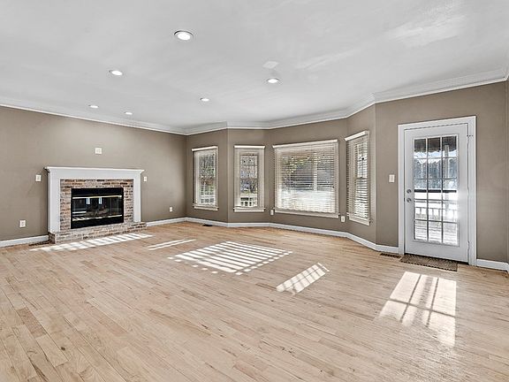 4th image of 104 Winchester Ct