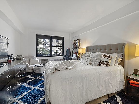 5th image of 408 W 57th St APT 3L