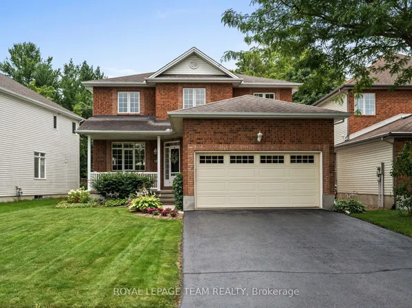 13 Keno Way, Ottawa, ON K2T 1H4