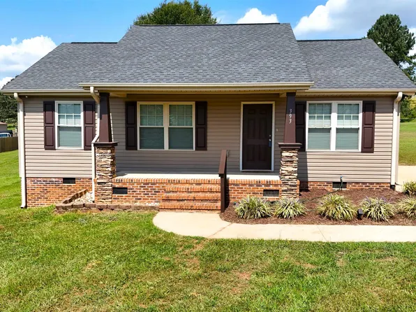 393 Morgan Rd, Wellford, SC 29385