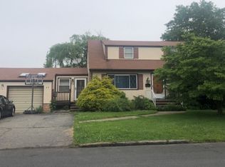 17 E Summit Ave, Sewaren, NJ 07077