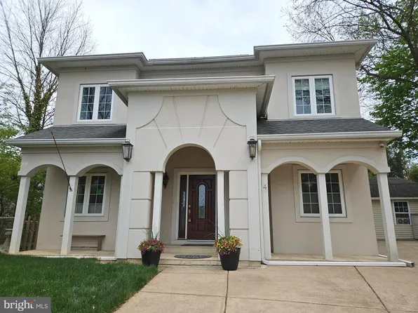 4 Burgundy Ct, Rockville, MD 20850