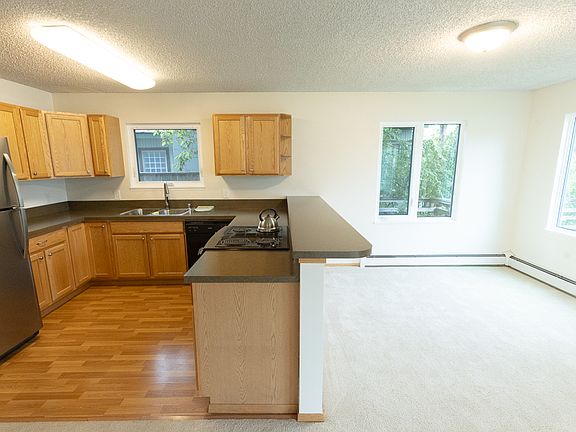 4th image of 1536 G St #B