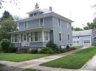 301 Maple St, Hinckley, IL 60520