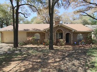 409 Hill Ct, Hurst, TX 76053