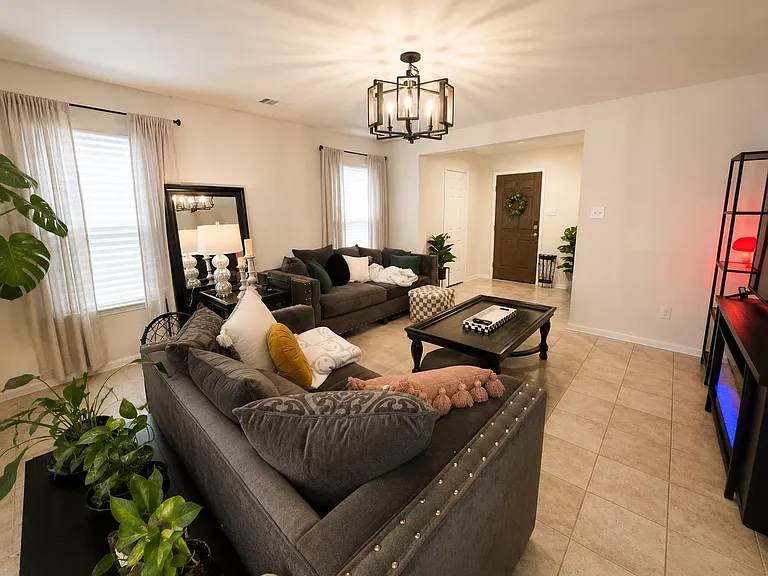 25323 Queens Causeway Ln — Photo 5