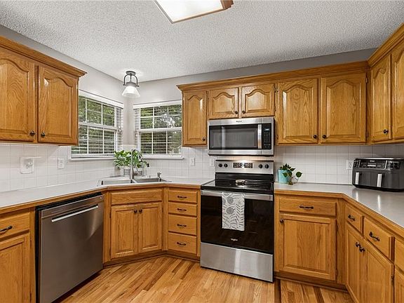 3rd image of 4619 SW 8th St