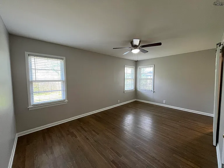 1824 Woodrow Ave — Photo 15