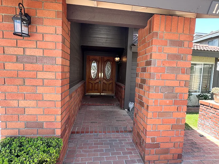 17141 Green Ln — Photo 2