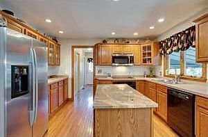 4th image of 80 Midway Dr