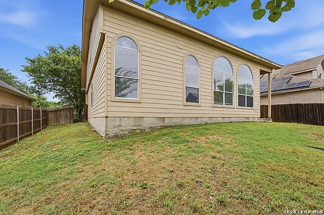 2429 Angelina Dr — Photo 33
