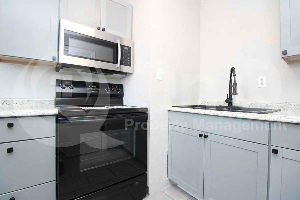1 bed, 1.0 bath, 500 sqft, $949 — Photo 4