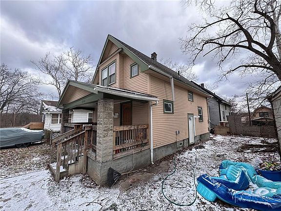 4th image of 1747 S Cove Blvd