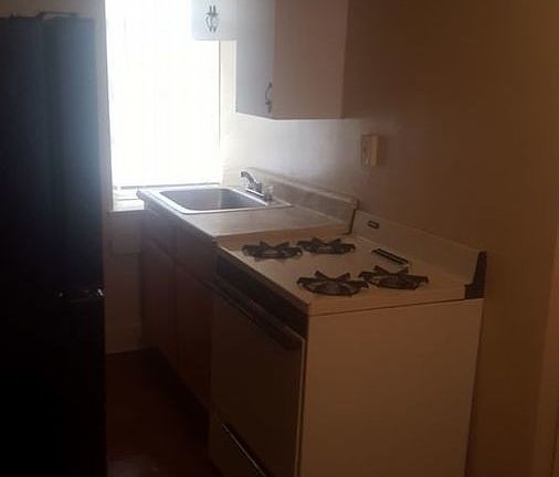 3rd image of 21 W Harvey St #2