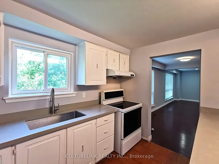 18 Westwater Dr — Photo 7