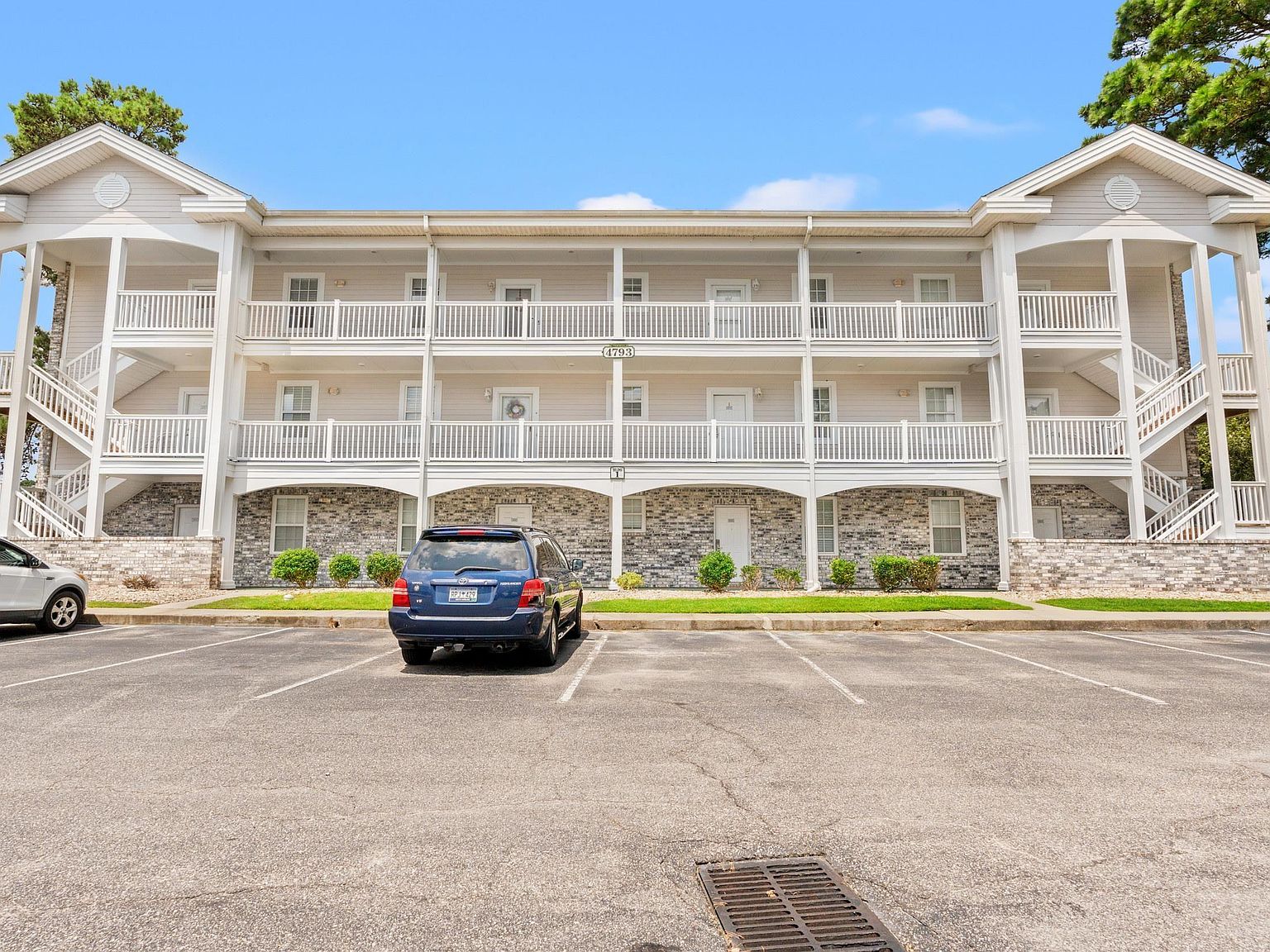 4793 Wild Iris Dr. #203