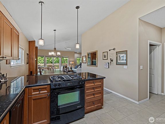 4th image of 1813 Cedar Springs Lane