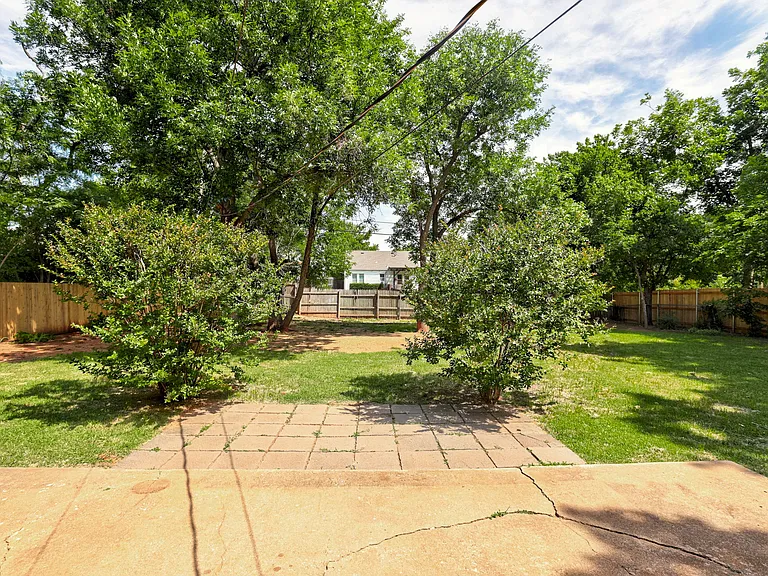 821 NW 48th St — Photo 43