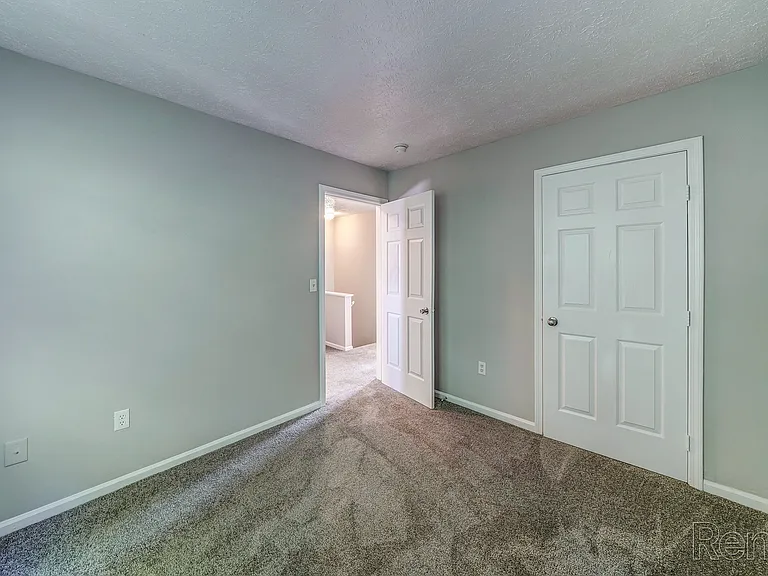 1100 E Ohio St — Photo 24