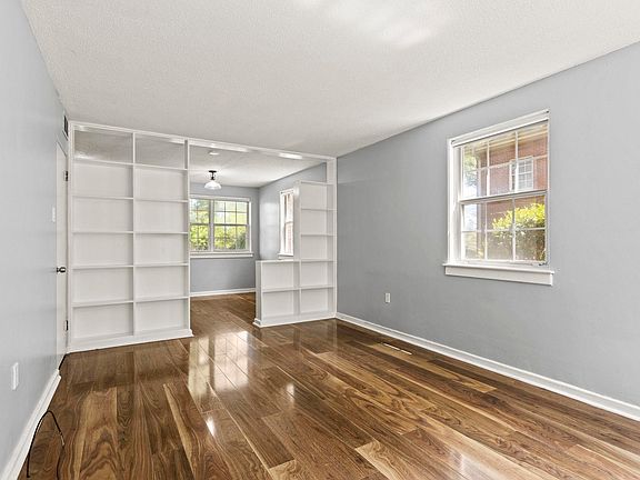 5th image of 11 Faris Cir
