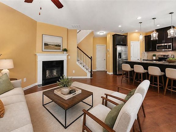 3rd image of 4037 Fireoak Dr
