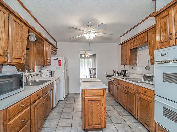 4th image of 3717 Oakbriar Ln
