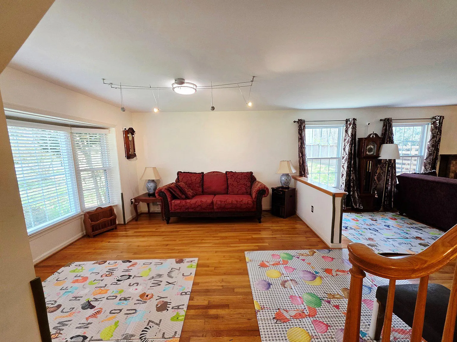 4 bed, 3.5 bath, 2718 sqft, $4,500 — Photo 4