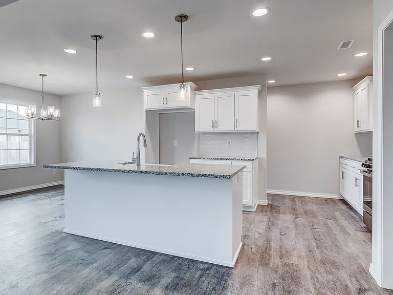 922 S Pindall Ln — Photo 35