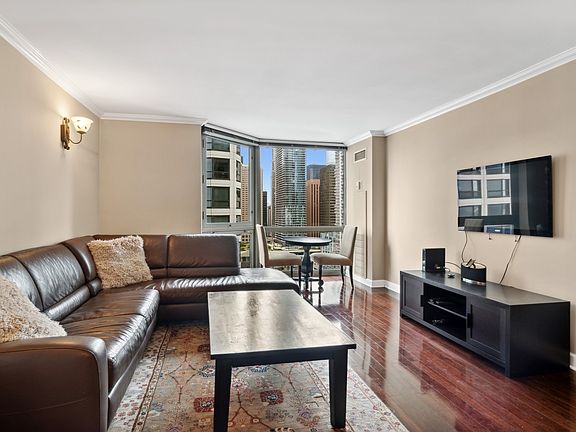3rd image of 195 N Harbor Dr APT 1907