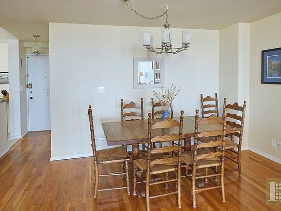 2nd image of 110-11 Queens Blvd APT 21F