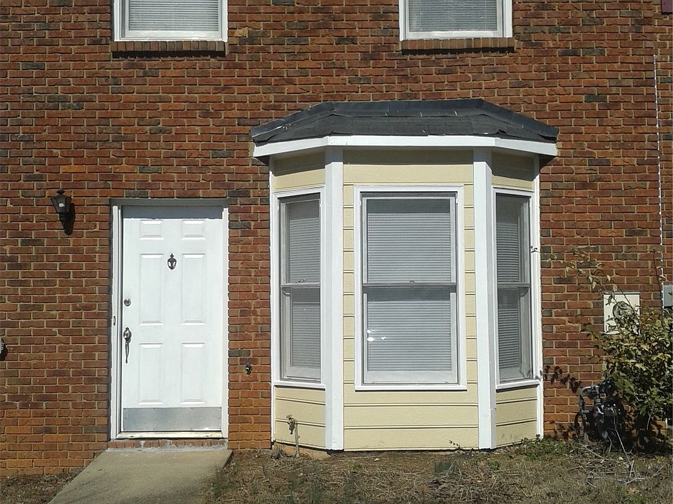 2nd image of 1024 Oaks Pkwy SE
