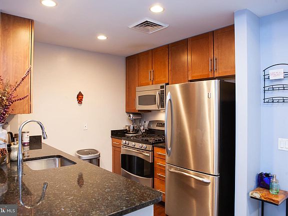 4th image of 525 N Fayette St Unit 303