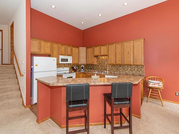 3rd image of 2939 Wyndam Ct