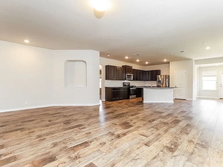 6830 Whisper Grv — Photo 2