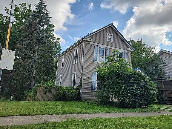 3rd image of 1047 Cleveland St