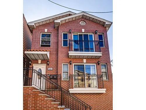 43 Manhattan Ave Photo 1