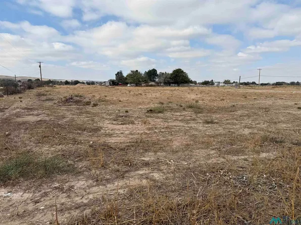 2003 Standpipe Rd, Carlsbad, NM 88220