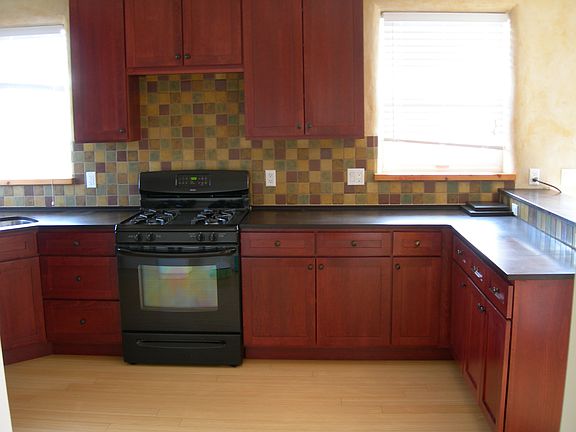 2nd image of 901 N West St
