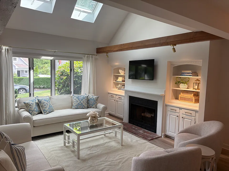 39 Blossom Ave #4